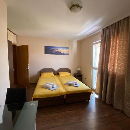 Apartments And Rooms Grande Casa Бар Екстериор снимка