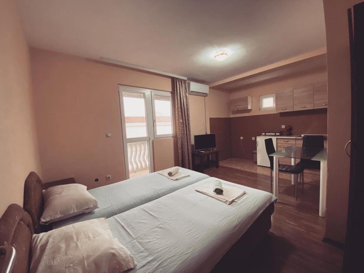 Apartments And Rooms Grande Casa Бар Екстериор снимка