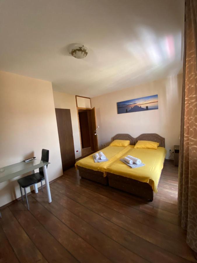 Apartments And Rooms Grande Casa Бар Екстериор снимка