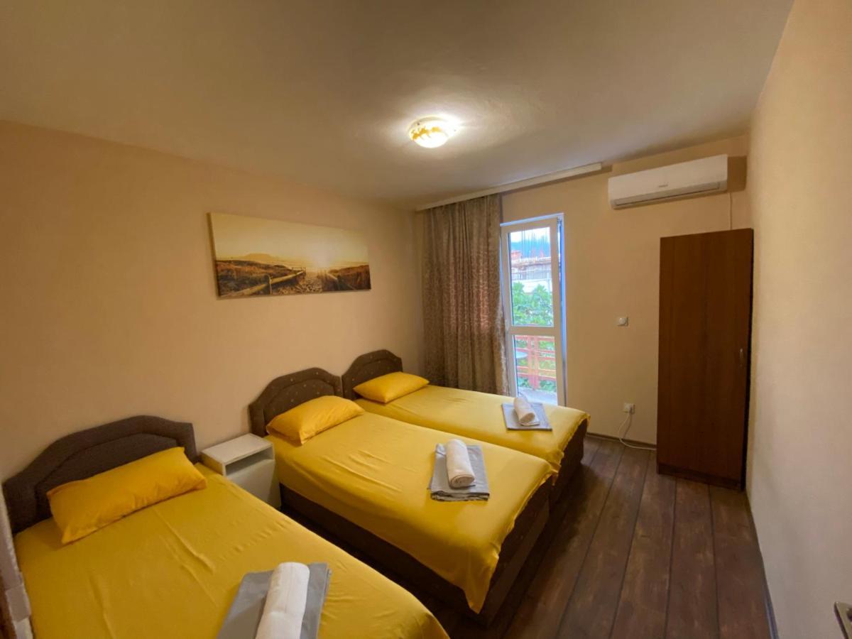 Apartments And Rooms Grande Casa Бар Екстериор снимка